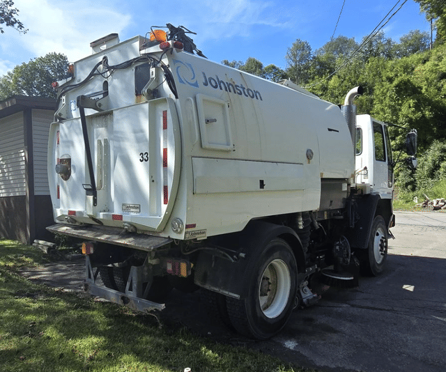 Image of Freightliner FC80 equipment image 4