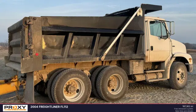 Image of Freightliner FL112 equipment image 2