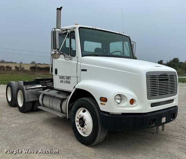 Image of Freightliner FL112 equipment image 2
