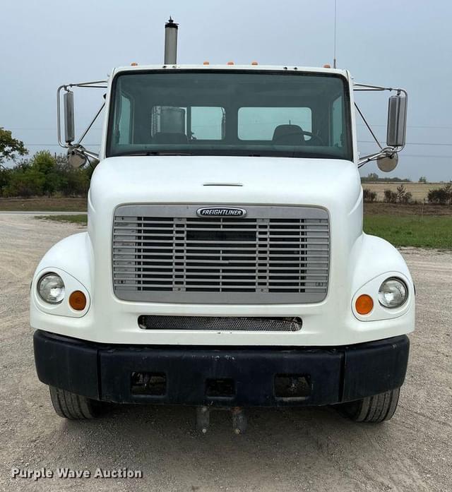 Image of Freightliner FL112 equipment image 1