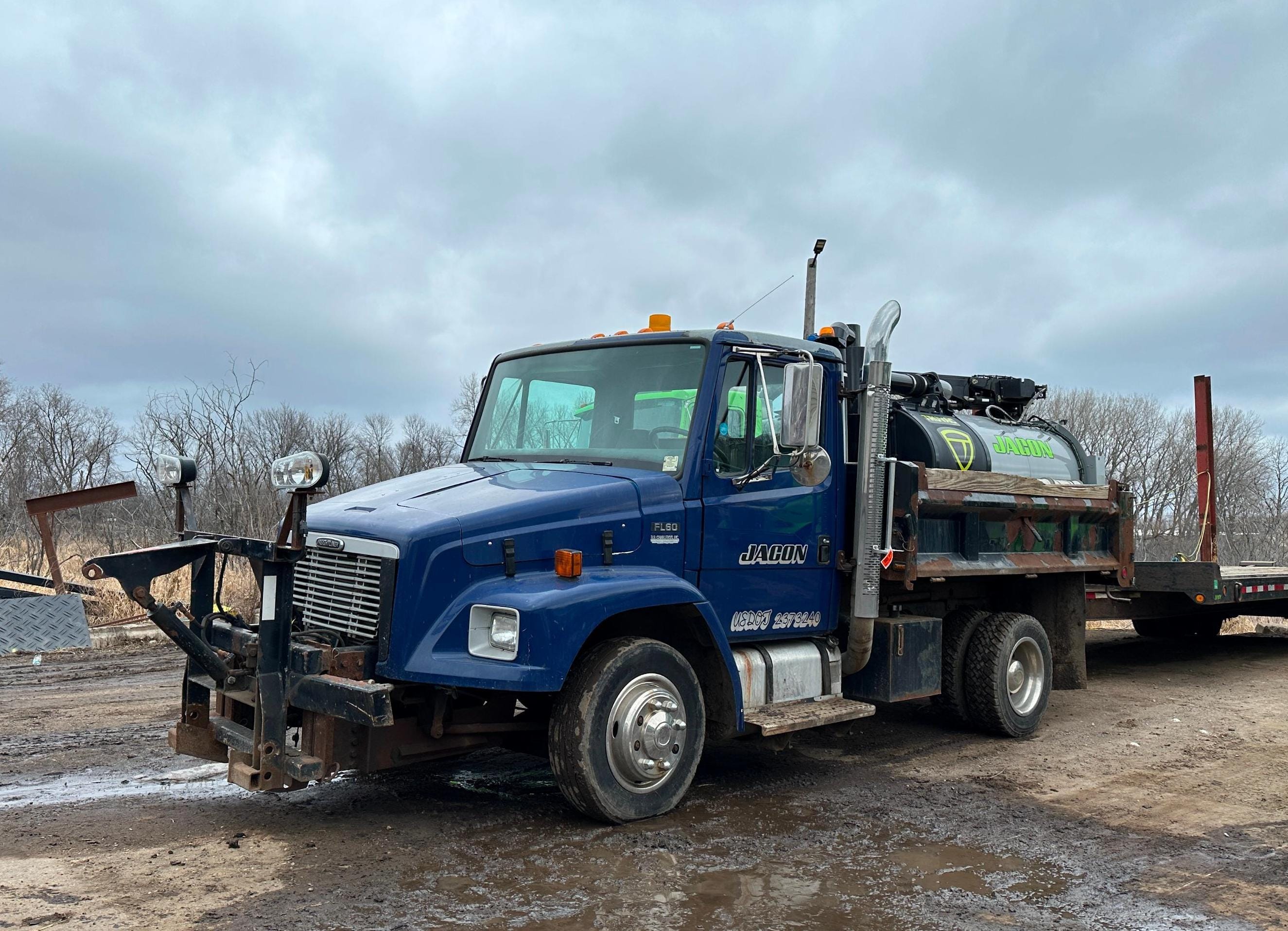 Main image Freightliner FL60