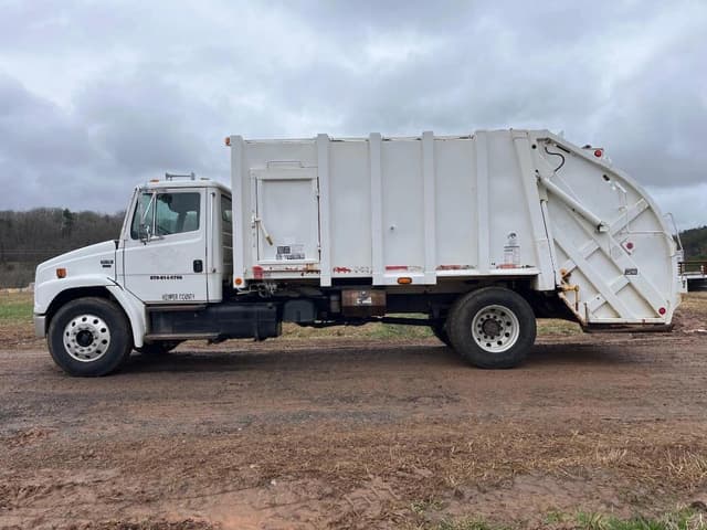 Image of Freightliner FL70 equipment image 1