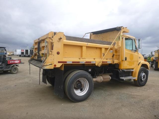 Image of Freightliner FL70 equipment image 2