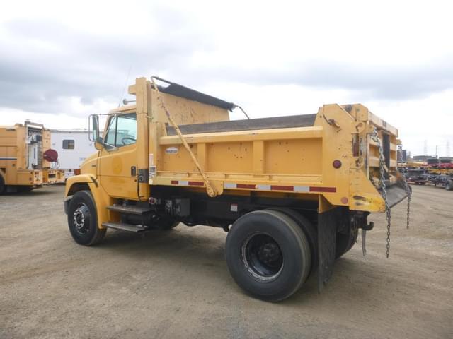 Image of Freightliner FL70 equipment image 3