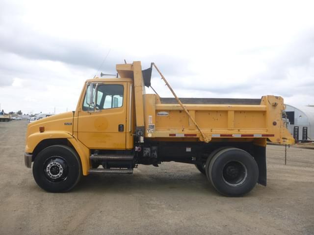 Image of Freightliner FL70 equipment image 4