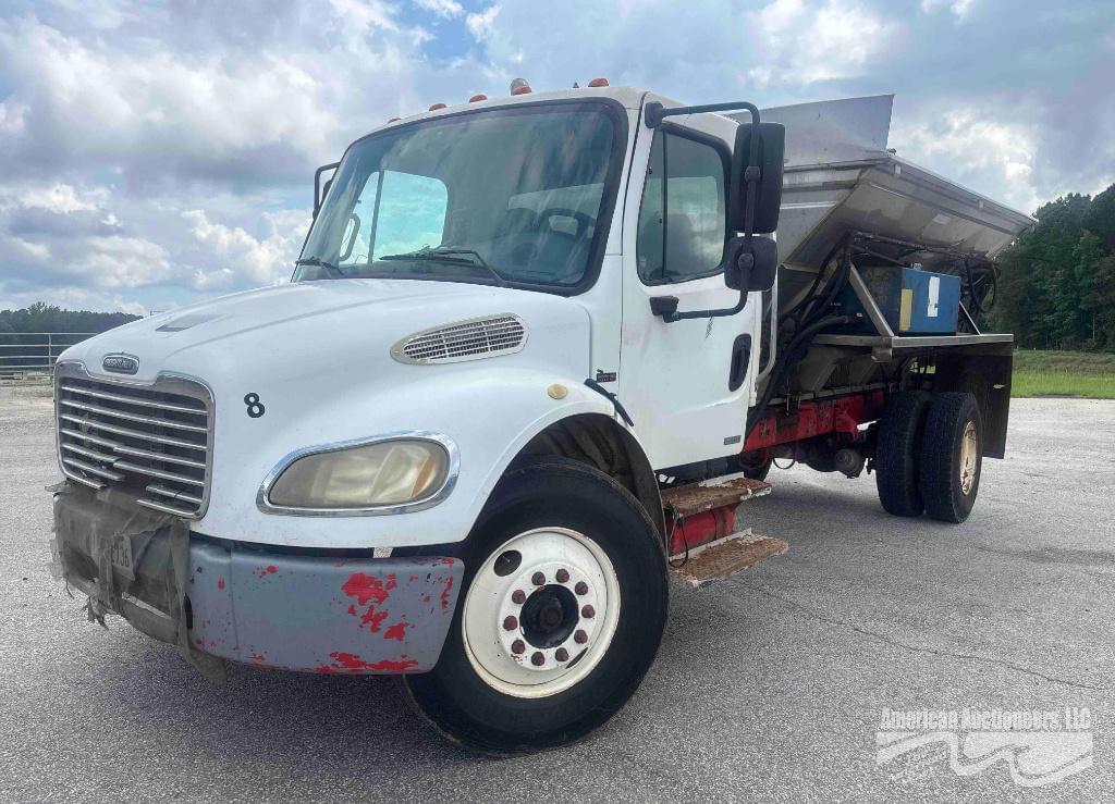 Image of Freightliner M2 106 Primary image