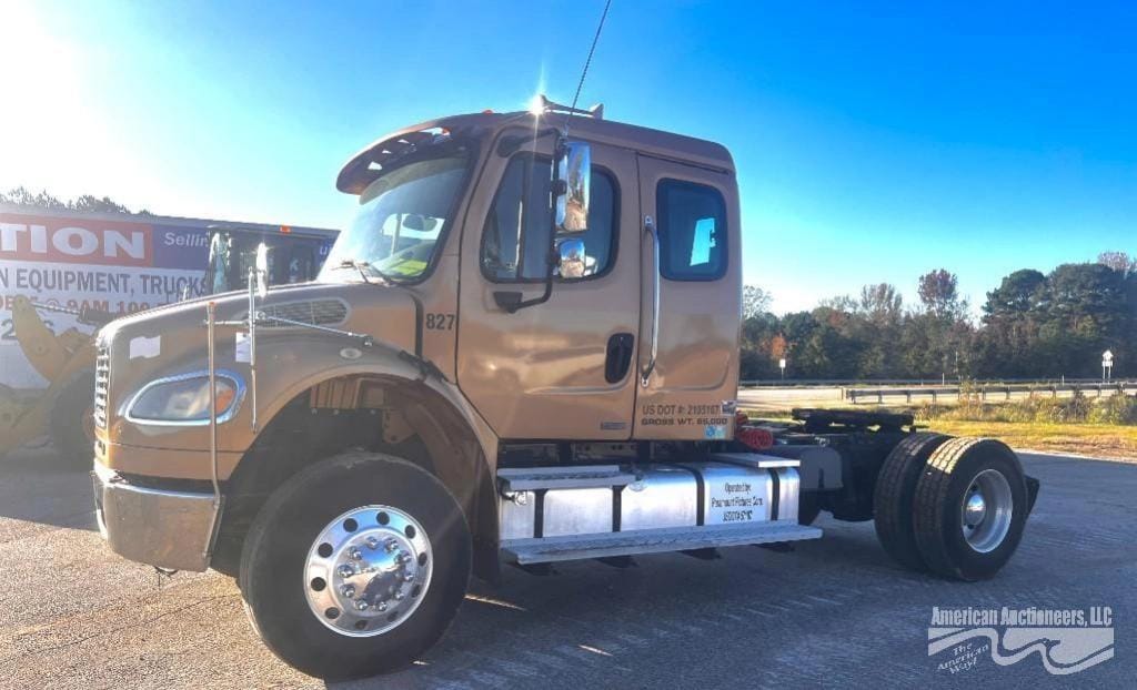 Main image Freightliner M2 106