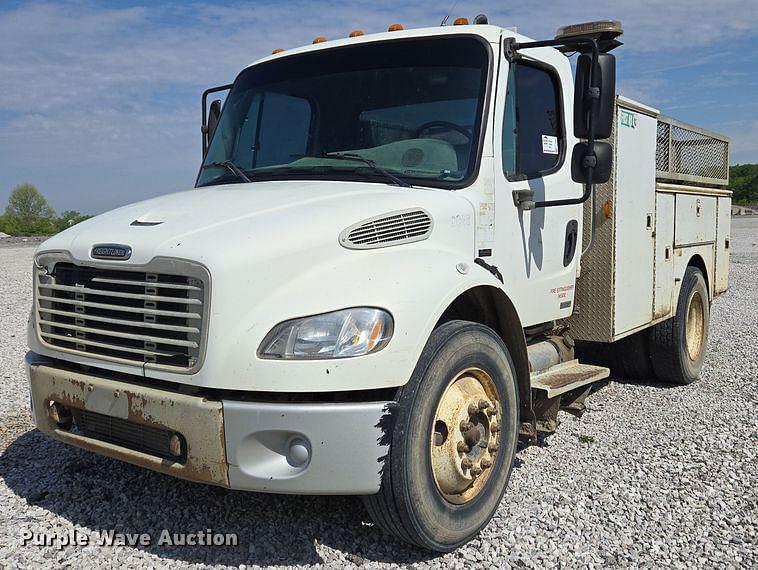 Image of Freightliner M2 106 Primary image