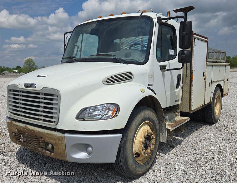 Image of Freightliner M2 106 Primary image