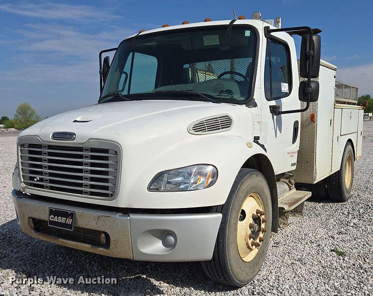 Image of Freightliner M2 106 Primary image
