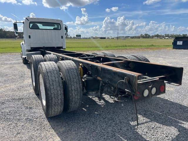 Image of Freightliner M2 112 equipment image 2