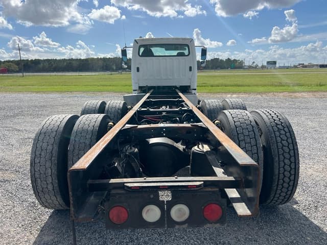 Image of Freightliner M2 112 equipment image 3