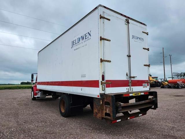 Image of Freightliner M2 equipment image 3