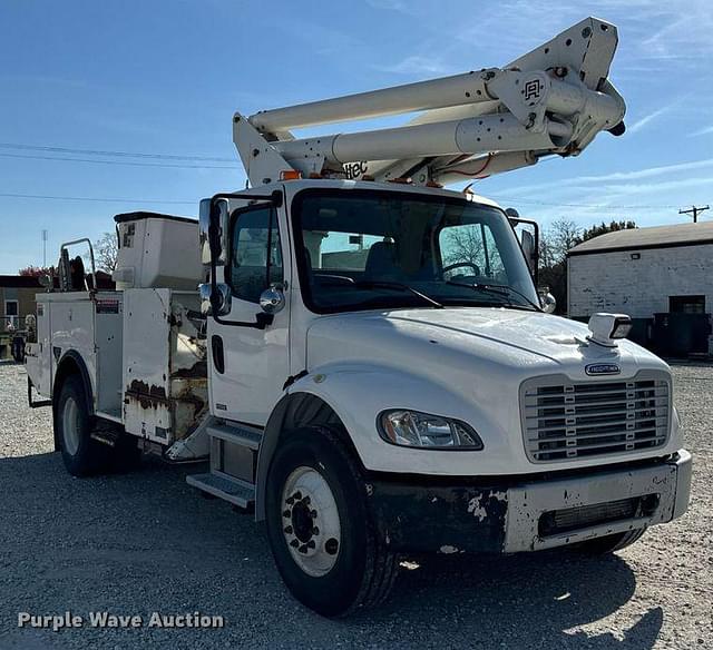 Image of Freightliner M2 equipment image 2