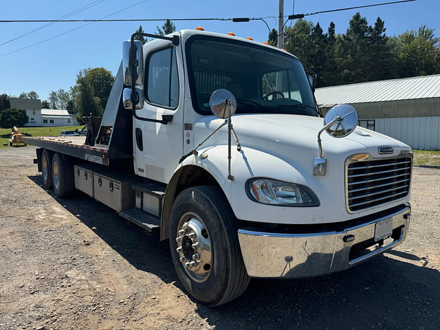 Image of Freightliner M2 equipment image 1