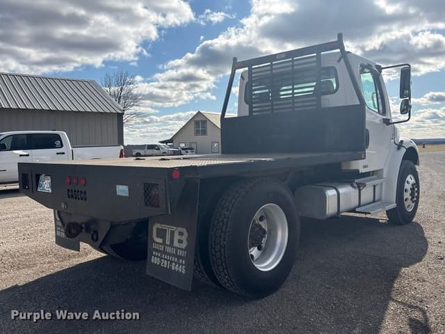 Image of Freightliner M2 equipment image 4