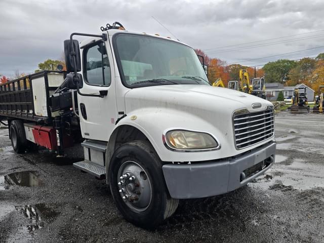 Image of Freightliner M2 equipment image 3
