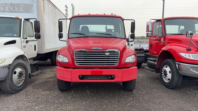 Image of Freightliner M2 equipment image 1