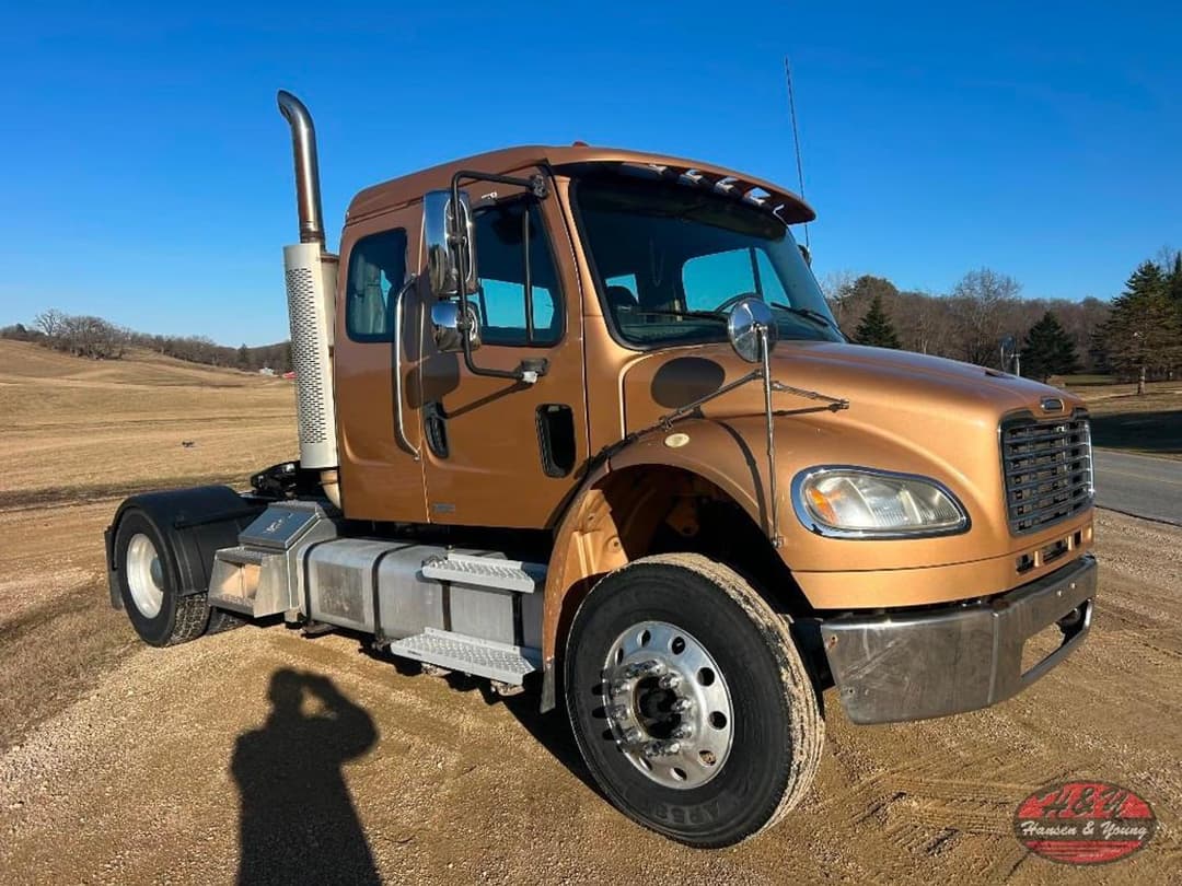 Image of Freightliner M2 Primary image
