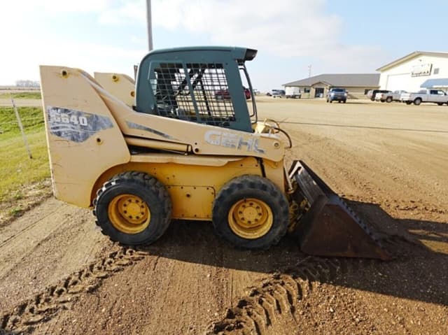 Image of Gehl 6640 equipment image 2