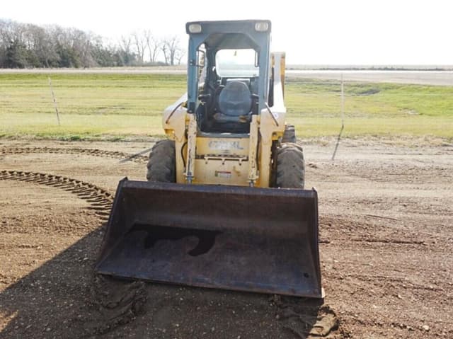 Image of Gehl 6640 equipment image 1