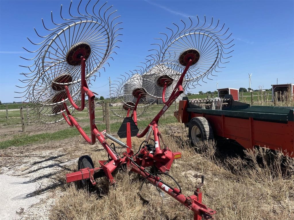 2004 Gehl WR418 Equipment Image0