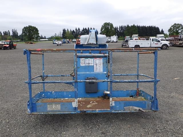 Image of Genie S-85 equipment image 1