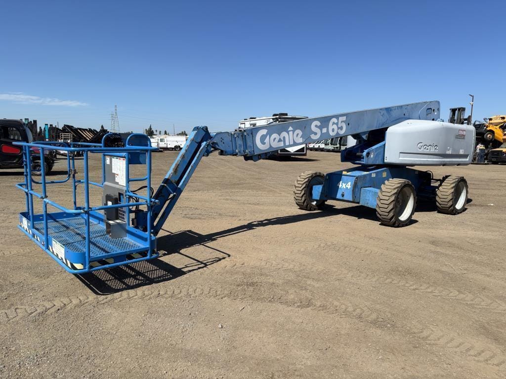 2004 Genie S-65 Equipment Image0