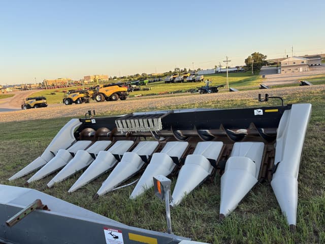 Image of Gleaner 3000 equipment image 1