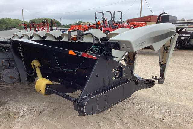 Image of Gleaner 3000 equipment image 4