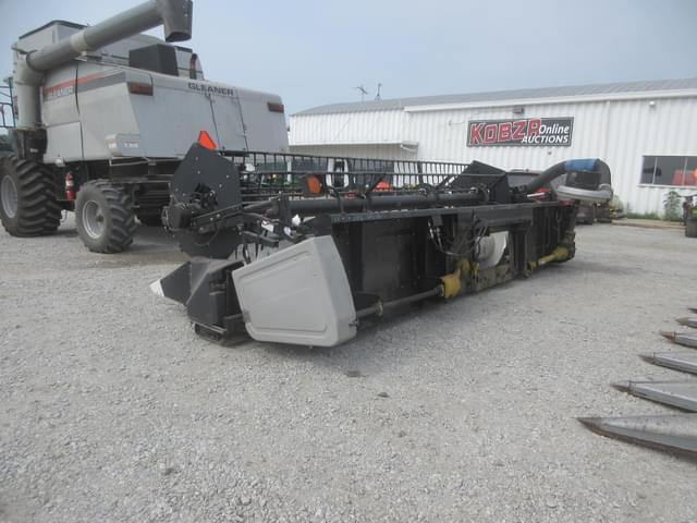 Image of Gleaner 8000 equipment image 2