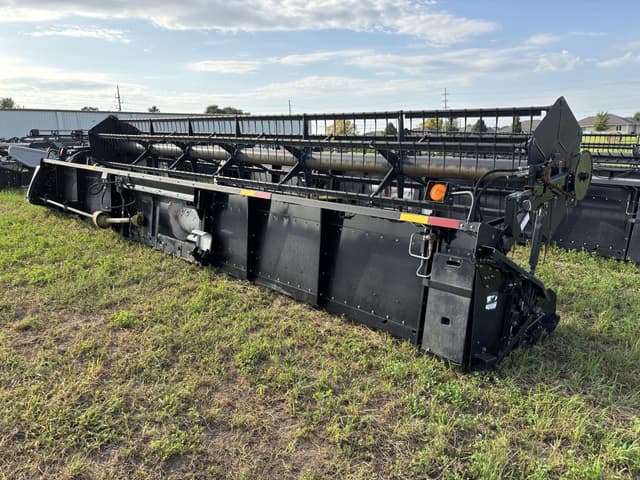 Image of Gleaner 8000 equipment image 4
