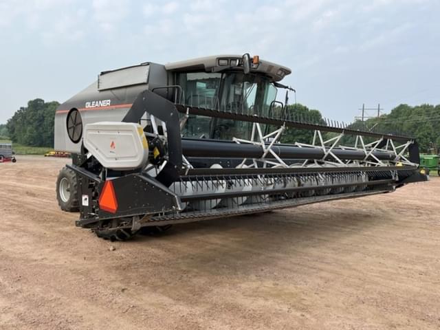 Image of Gleaner R65 equipment image 2