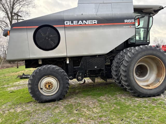 Image of Gleaner R65 equipment image 1