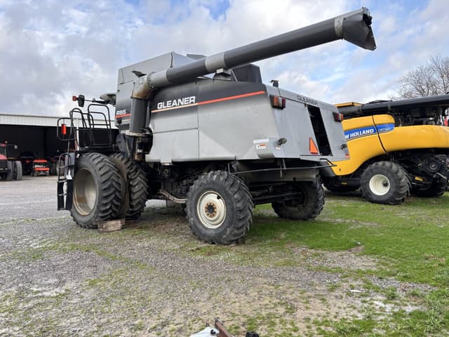 Image of Gleaner R65 equipment image 4