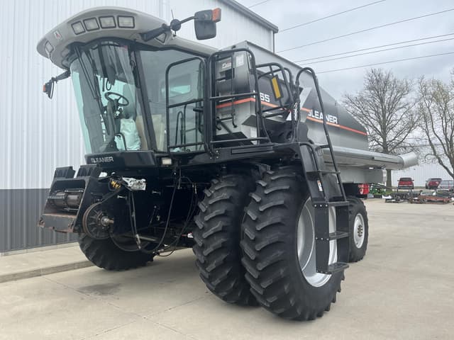 Image of Gleaner R65 equipment image 1
