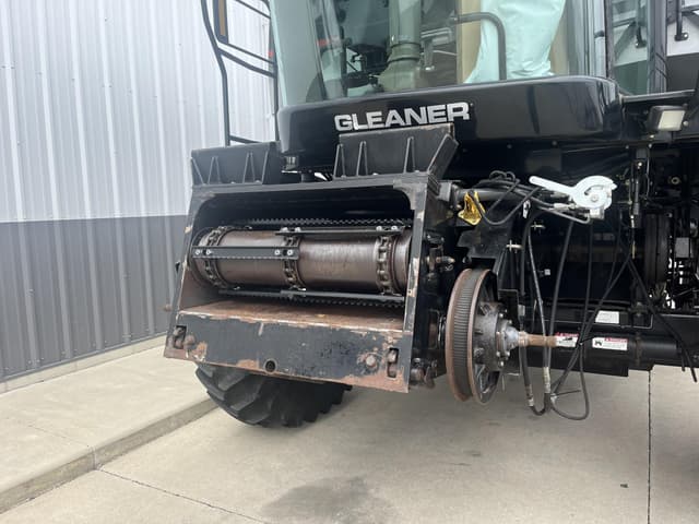 Image of Gleaner R65 equipment image 2