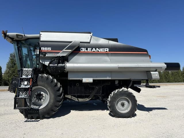 Image of Gleaner R65 equipment image 2