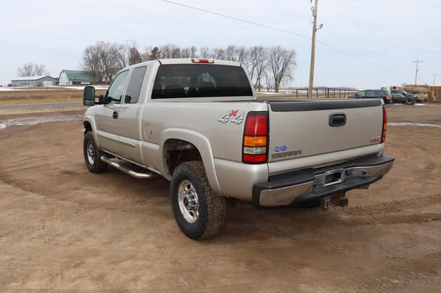 Image of GMC 2500 equipment image 4