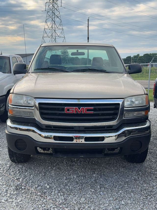 Image of GMC 2500HD equipment image 1