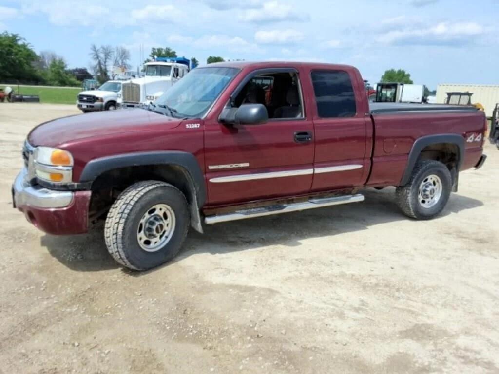Image of GMC 2500HD Primary image