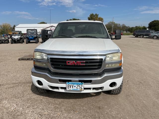 Image of GMC 2500HD equipment image 1