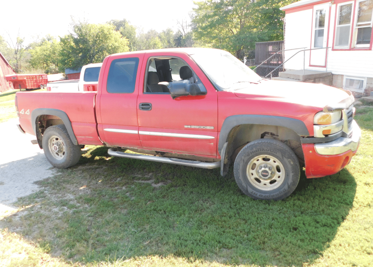 2004 GMC 2500HD Equipment Image0