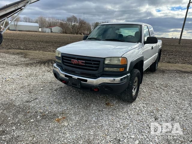 Image of GMC 2500HD equipment image 1