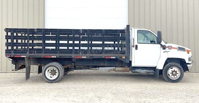 Image of GMC C5500 equipment image 2