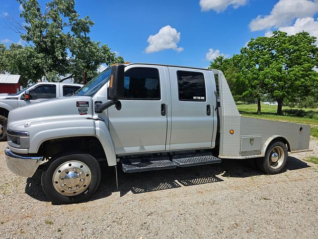 Image of GMC C5500 equipment image 2