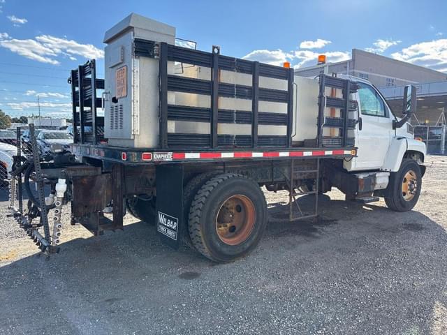 Image of GMC C7500 equipment image 4