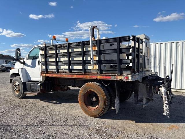 Image of GMC C7500 equipment image 1