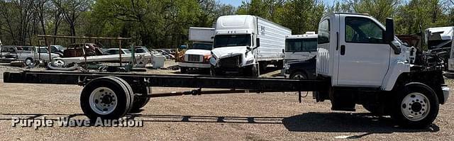 Image of GMC C7500 equipment image 3