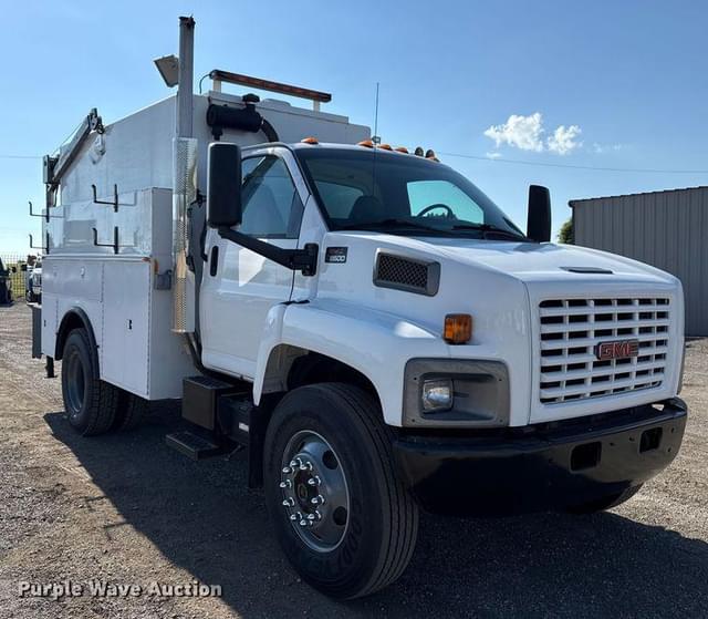 Image of GMC C8500 equipment image 2